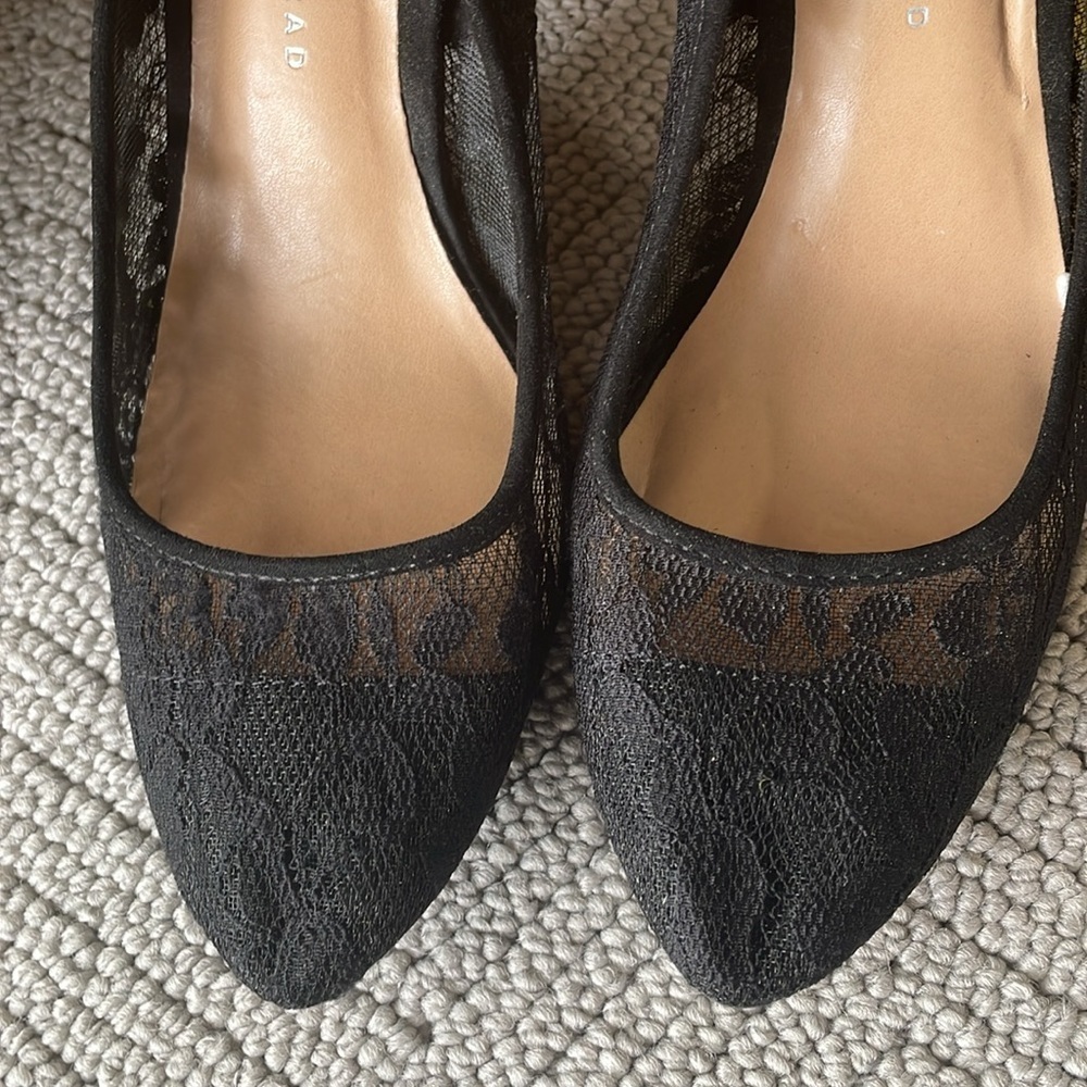 LC Lauren Conrad Black Lace Women's Heel shoe